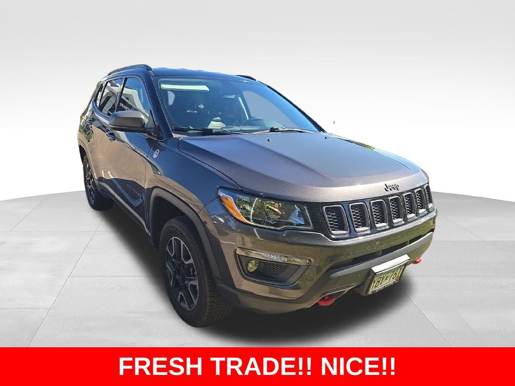 Used 2019 Gray Jeep Trailhawk 4x4 image 3