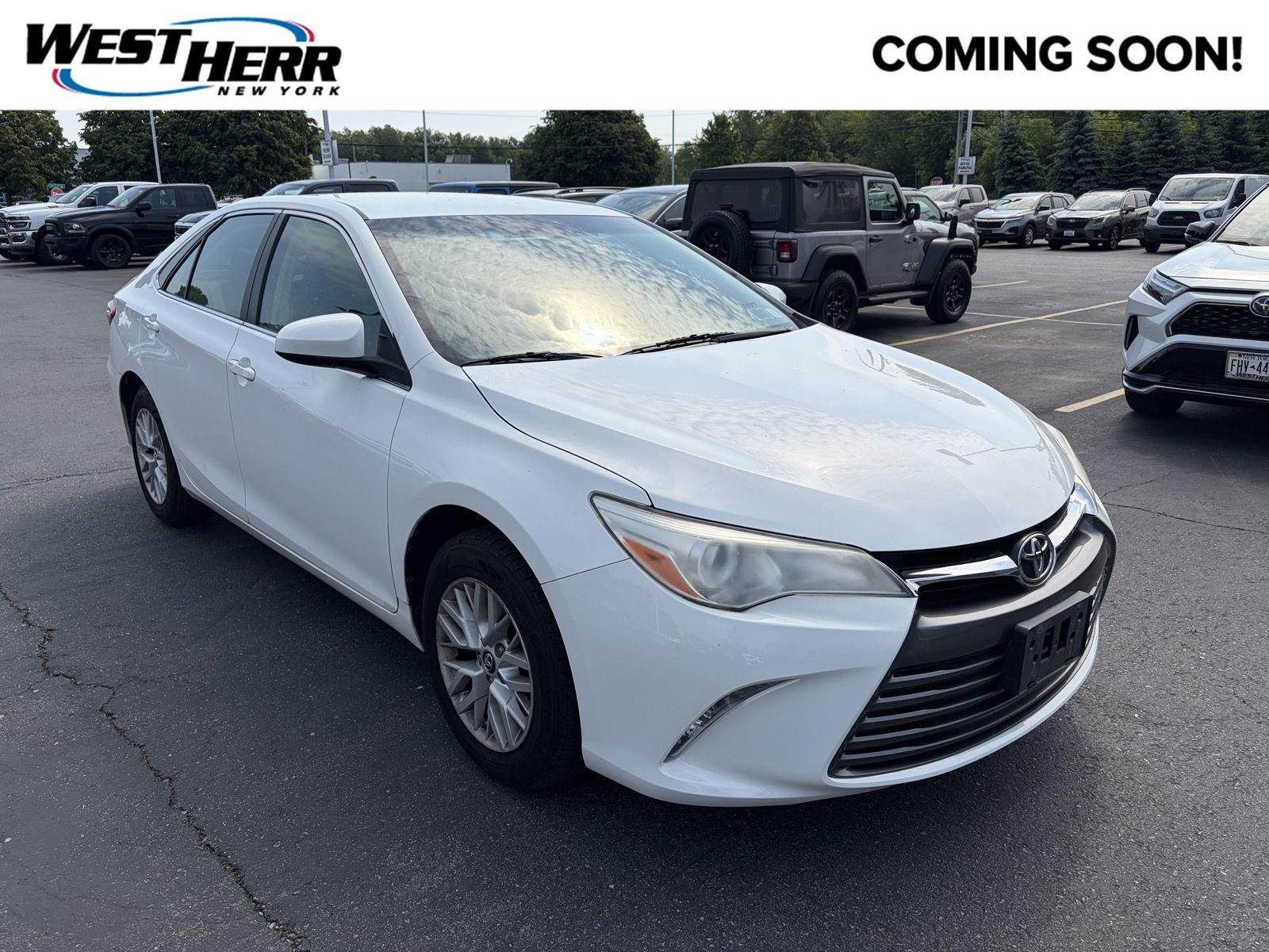 Used 2017 Super White Toyota XSE image 1