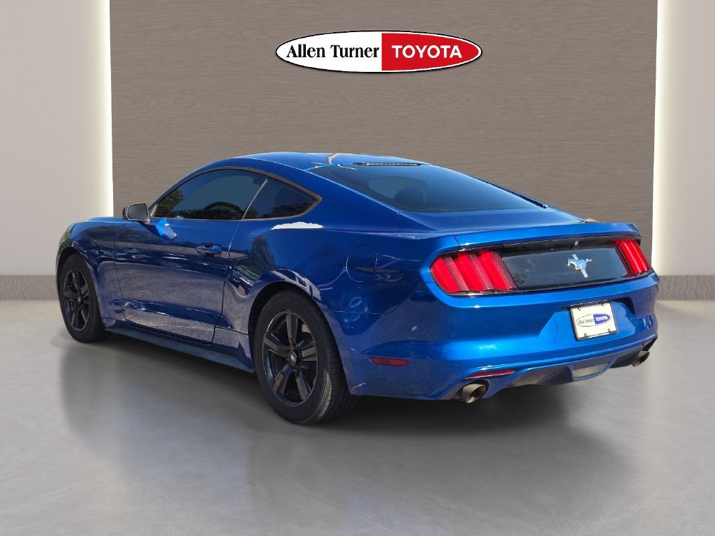 Used 2017 Blue Ford V6 image 8