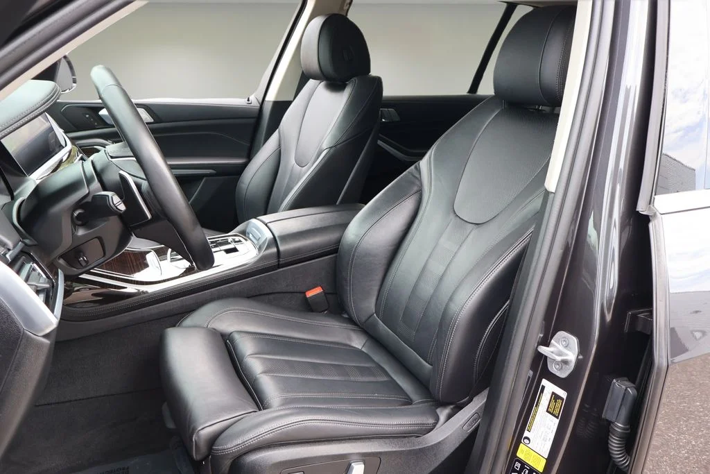Used 2021 Gray BMW xDrive40i image 11
