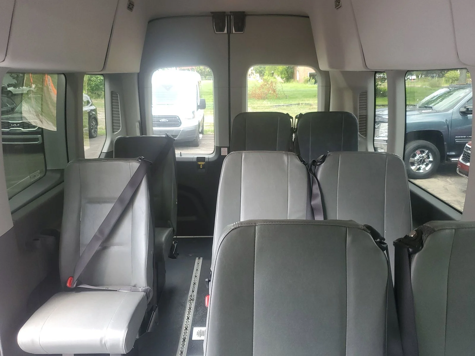2020 Ford Transit Passenger Van XL - Photo 22
