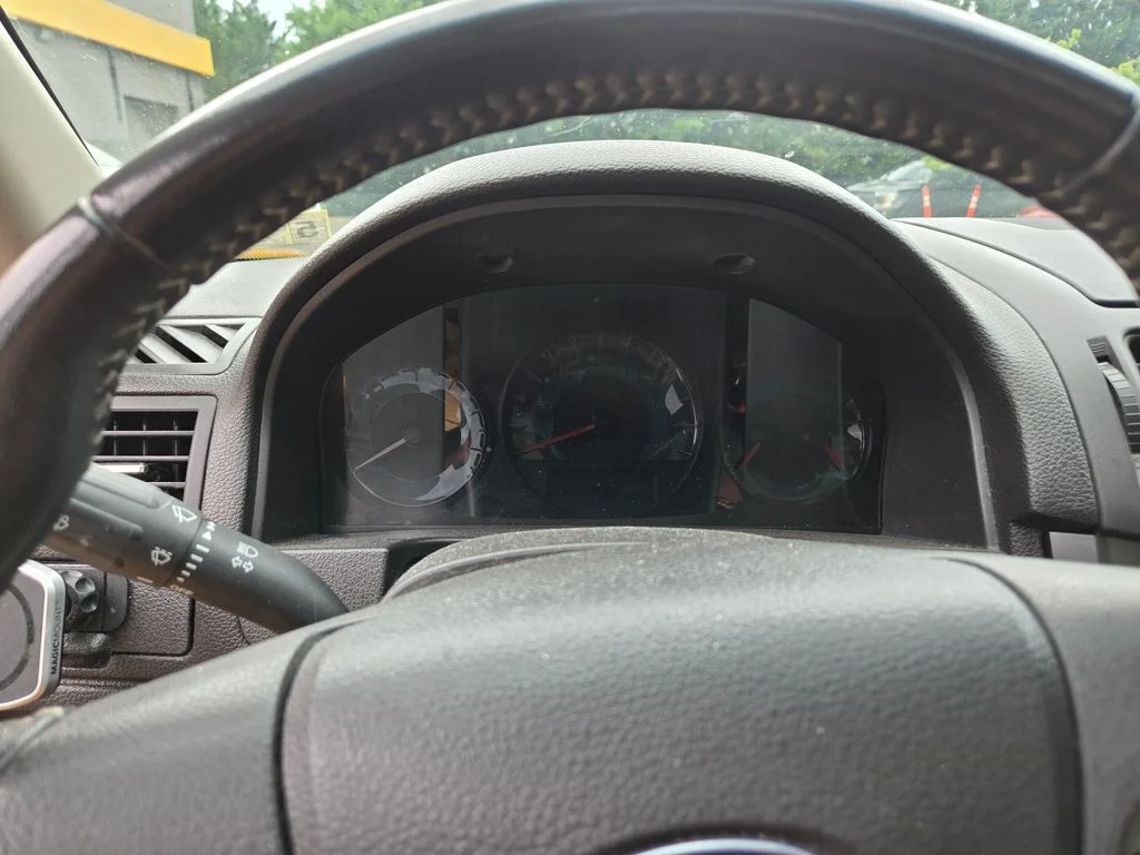 Used 2011  Ford SEL image 10
