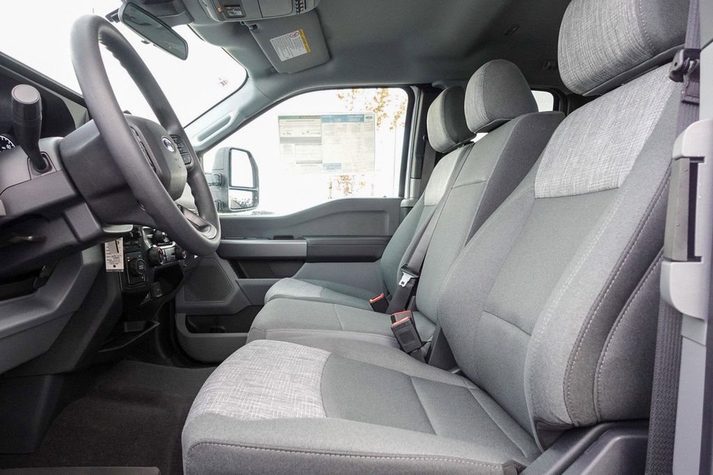 New 2026 Oxford White Ford F-250® XLT image 17