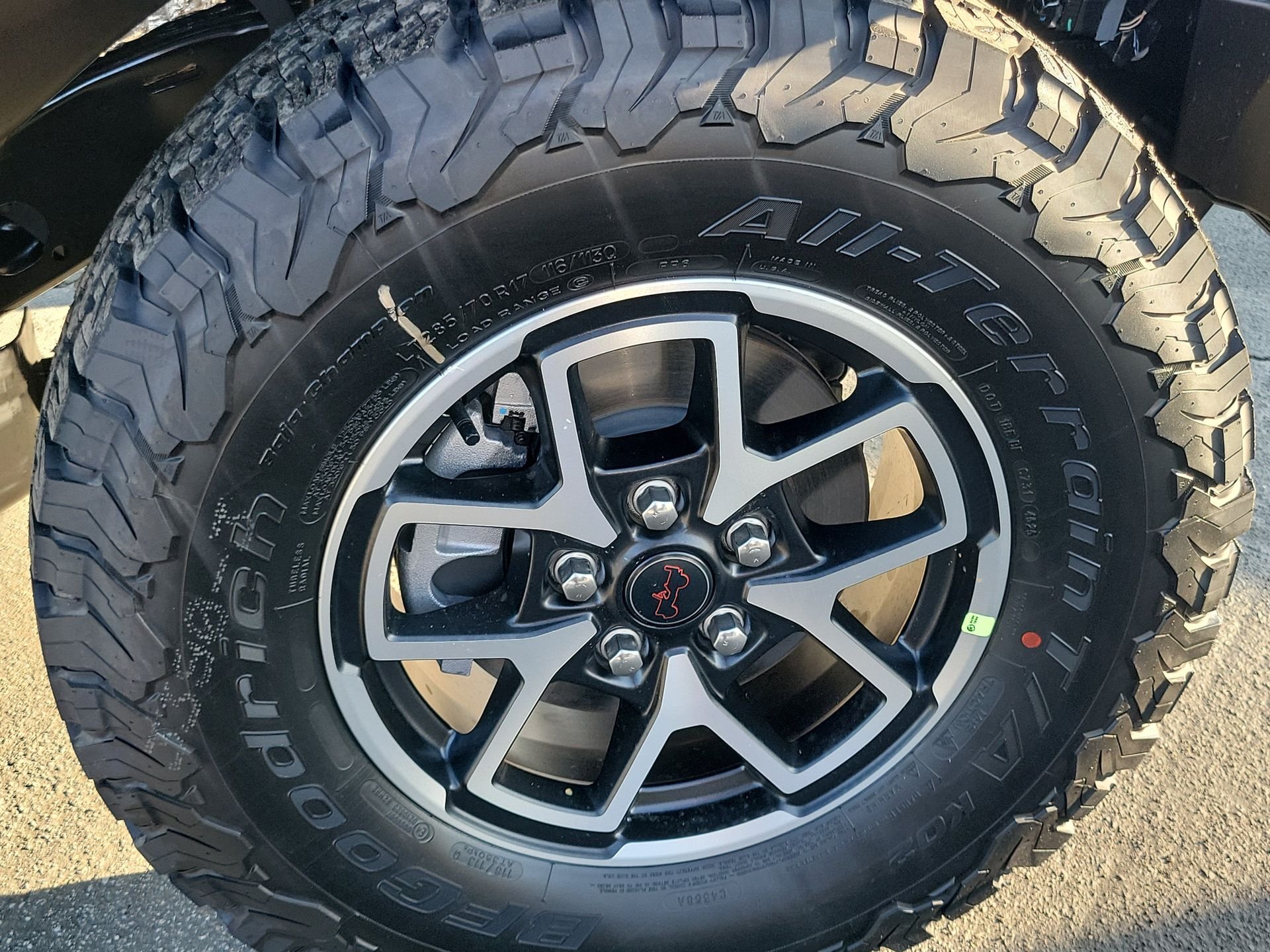 New 2026 Black Clear-Coat Exterior Paint Jeep Rubicon image 23