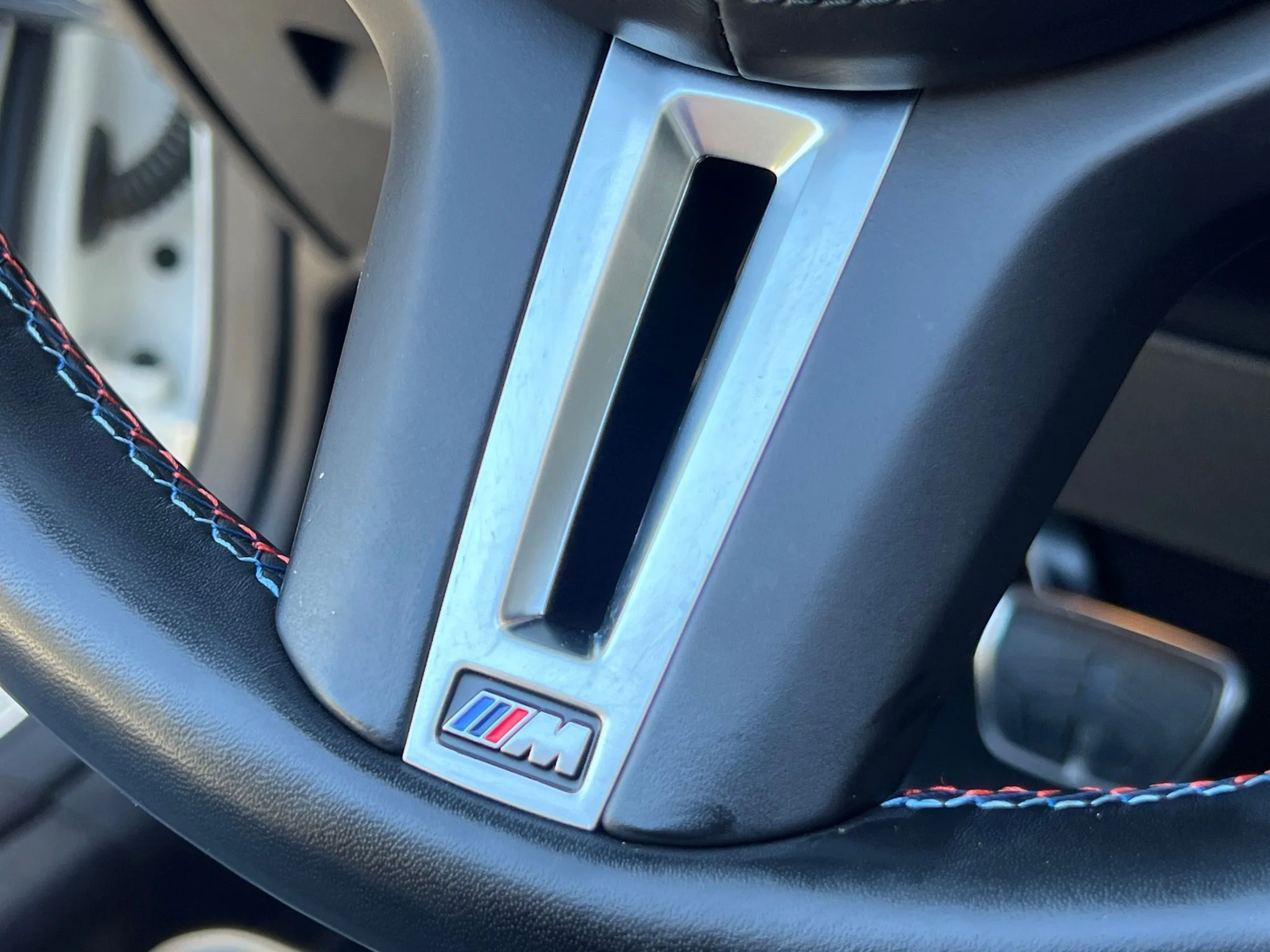 Used 2022 White BMW Competition image 25