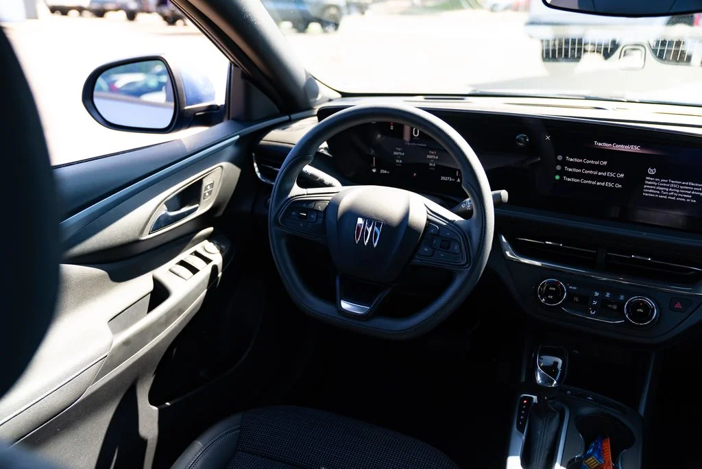 Used 2025 Blue Buick Preferred image 9