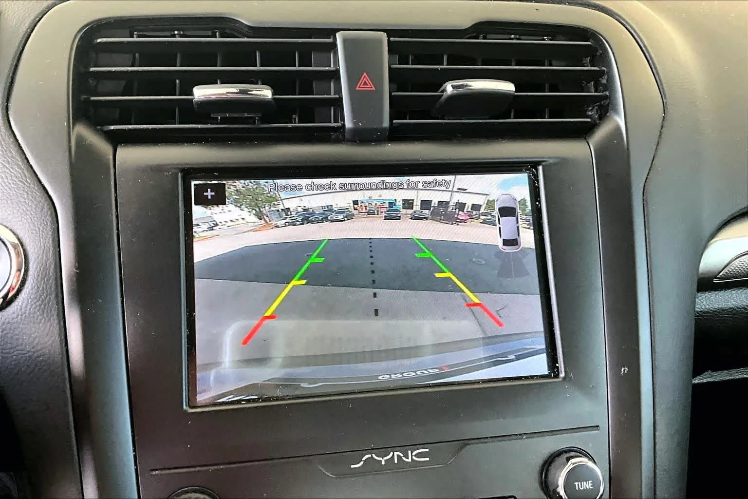 Used 2019 Magnetic Metallic Ford SE image 27