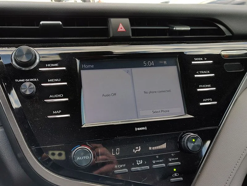 Used 2020 White Toyota SE image 15