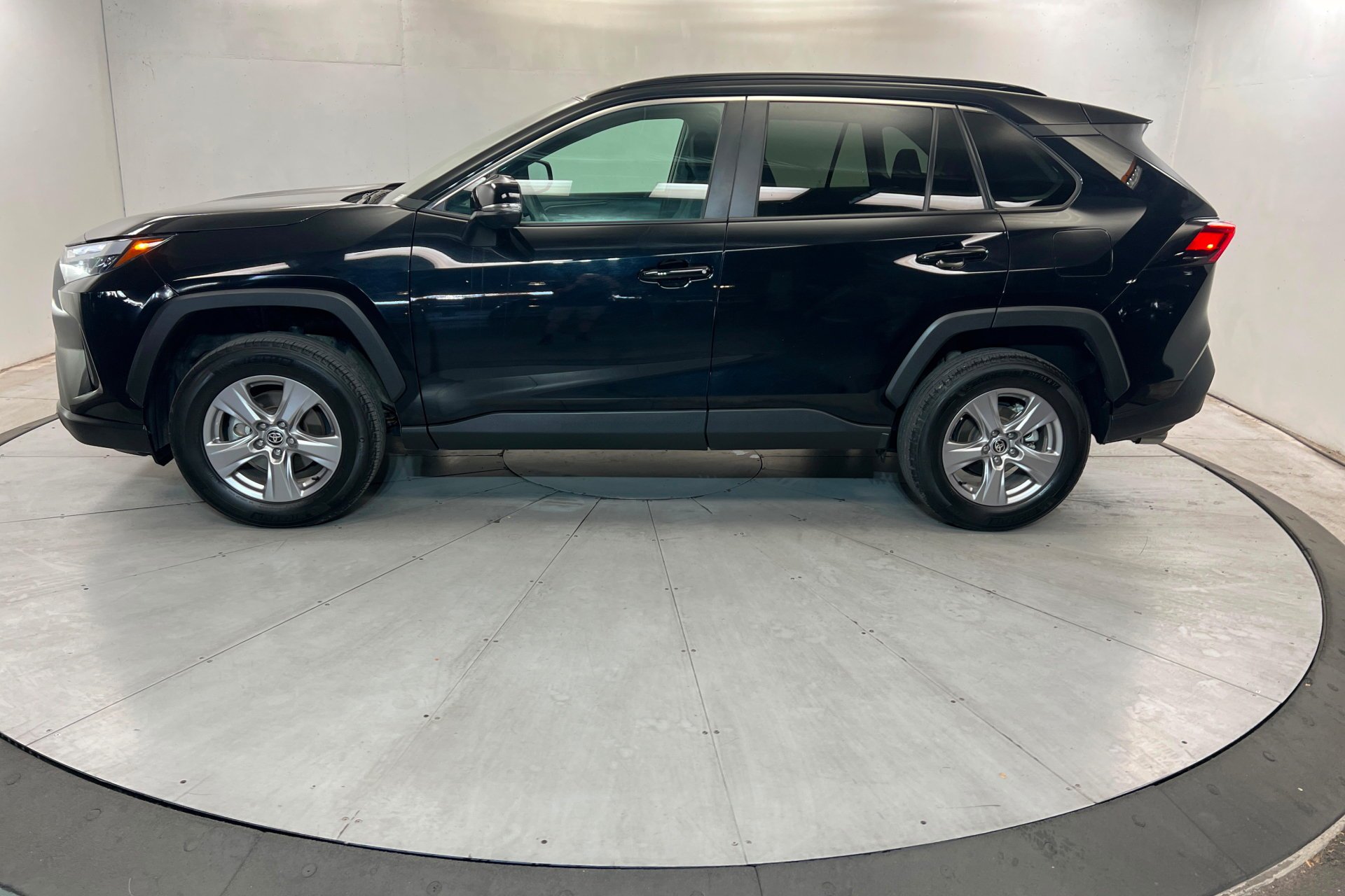 Used 2025 Midnight Black Metallic Toyota XLE image 2