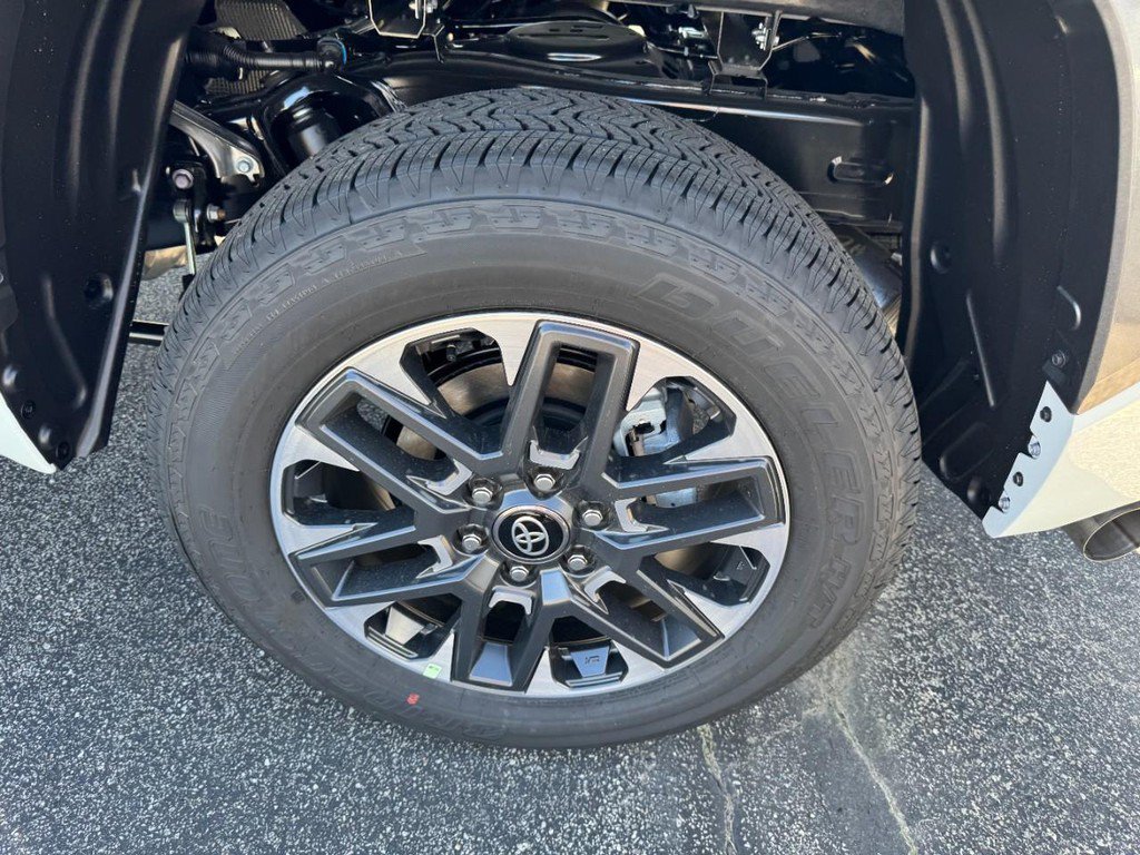 New 2026 Wind Chill Pearl <sup>1</sup> Toyota  Limited image 7