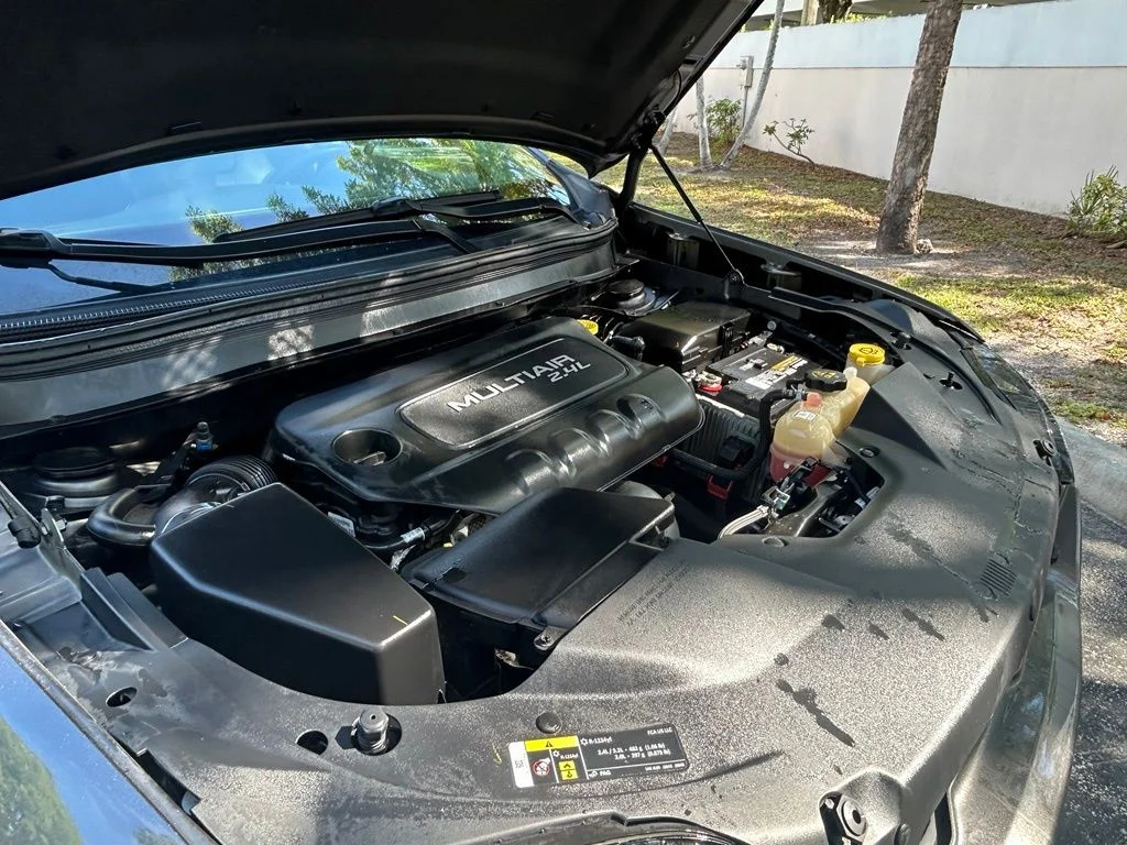 Used 2019 Gray Jeep Limited image 27