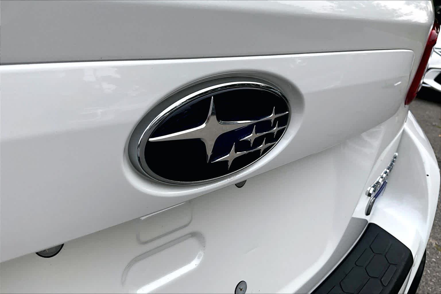 Used 2019 Crystal White Pearl Subaru  image 30