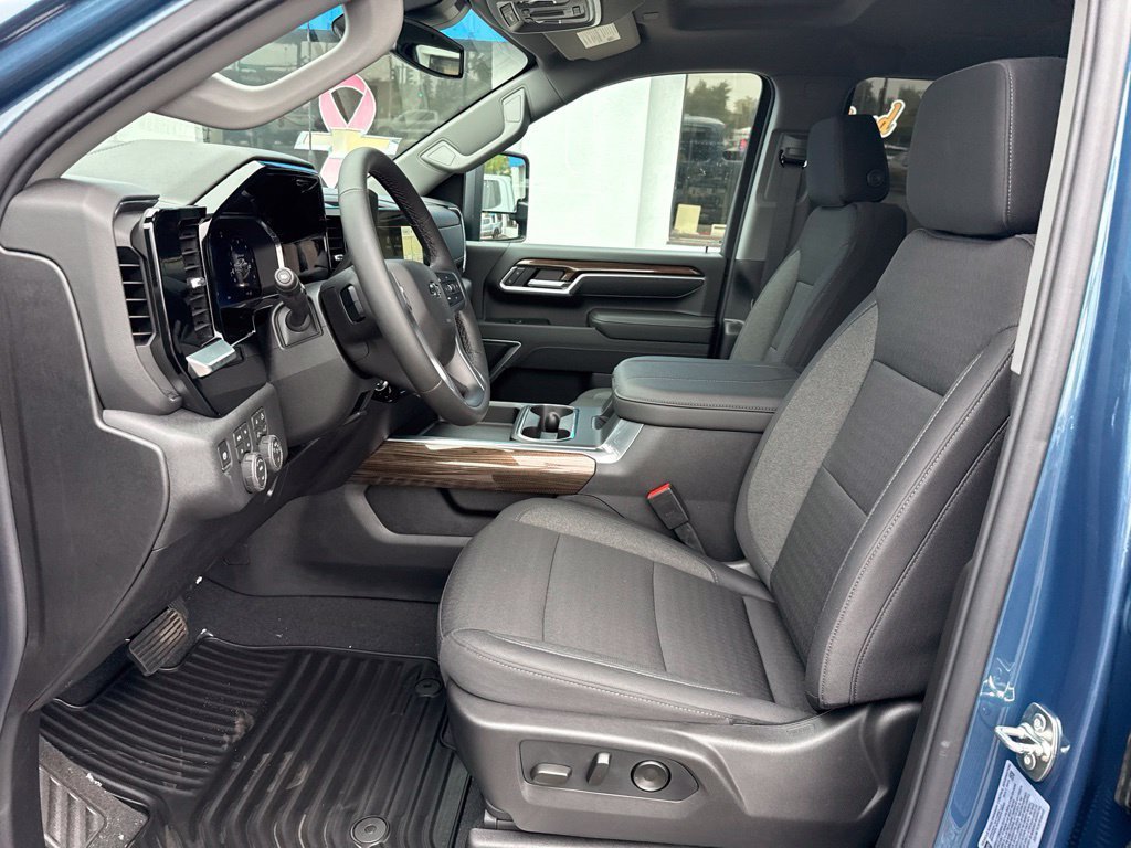 New 2026 Lakeshore Blue Metallic Chevrolet LT image 22