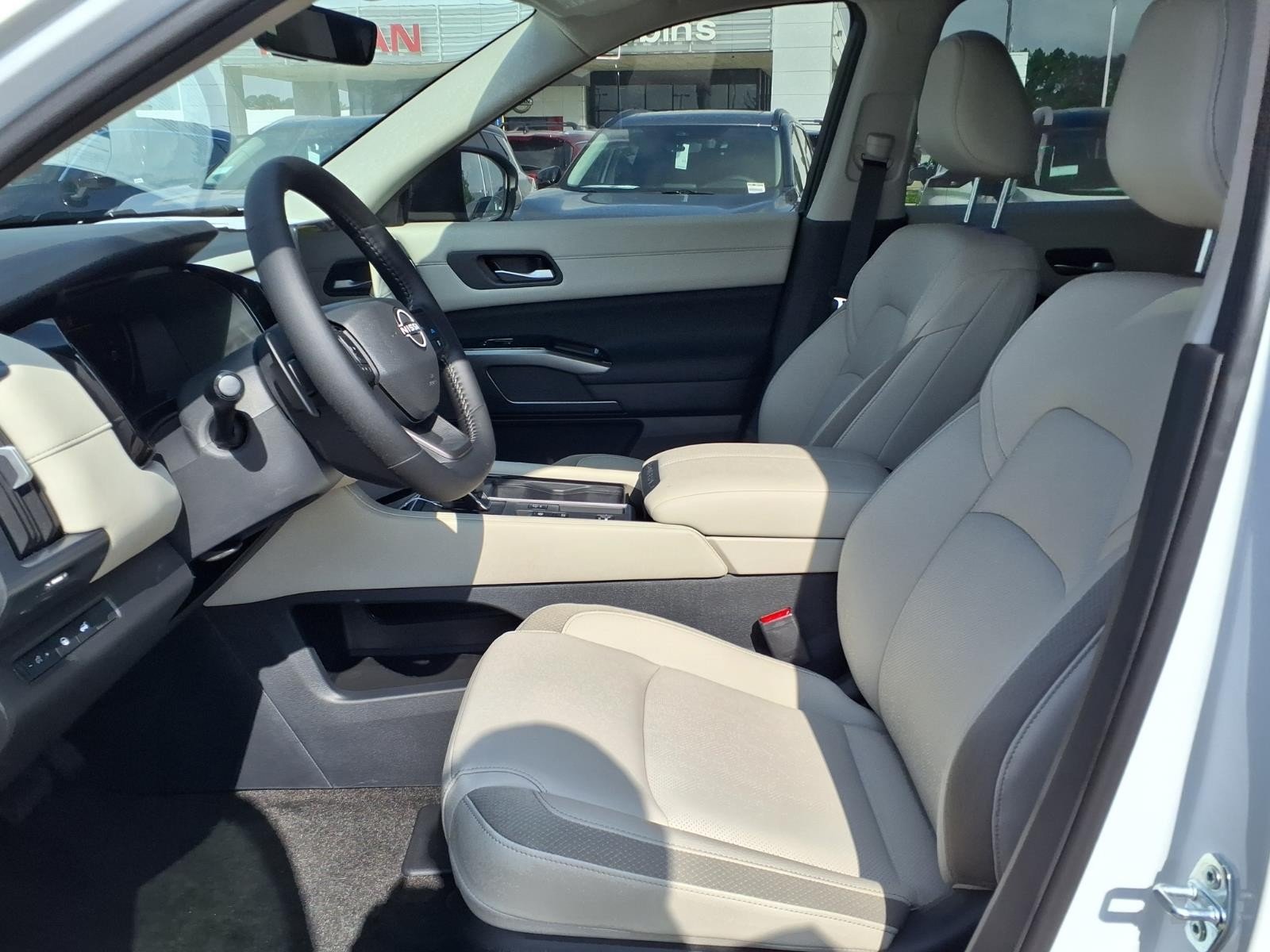 2026 Nissan Pathfinder SL White at Robbins Nissan