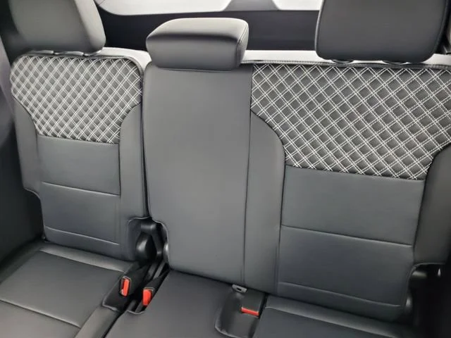 2026 GMC Acadia Denali - Photo 7