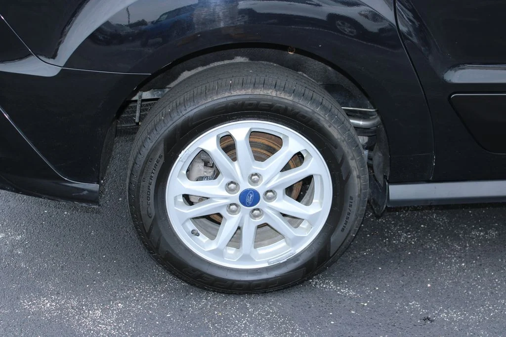 Used 2022 Black Metallic Ford XLT image 13