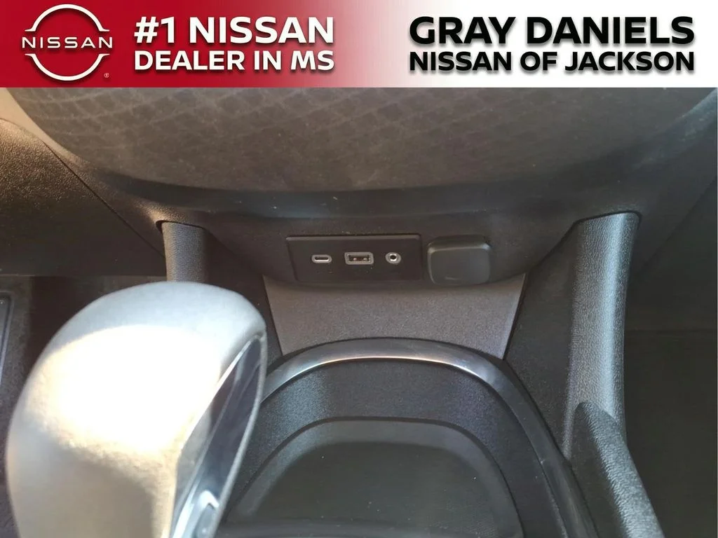 Used 2024 White Chevrolet LT image 18