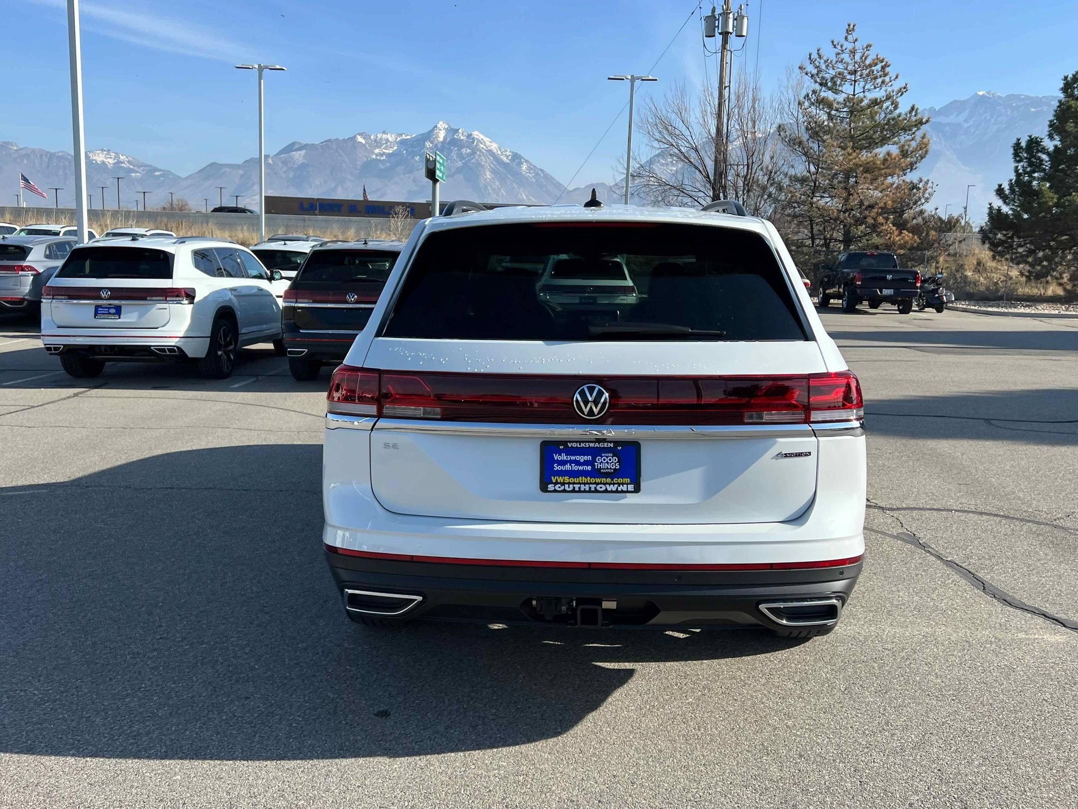New 2026 Opal White Volkswagen 2.0T SE w/Technology image 11