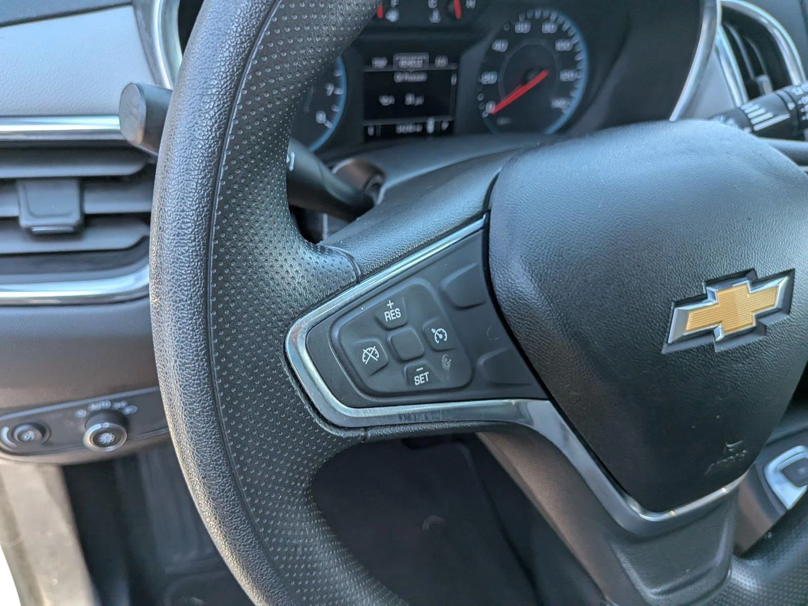 Used 2019 Summit White Chevrolet LS image 19