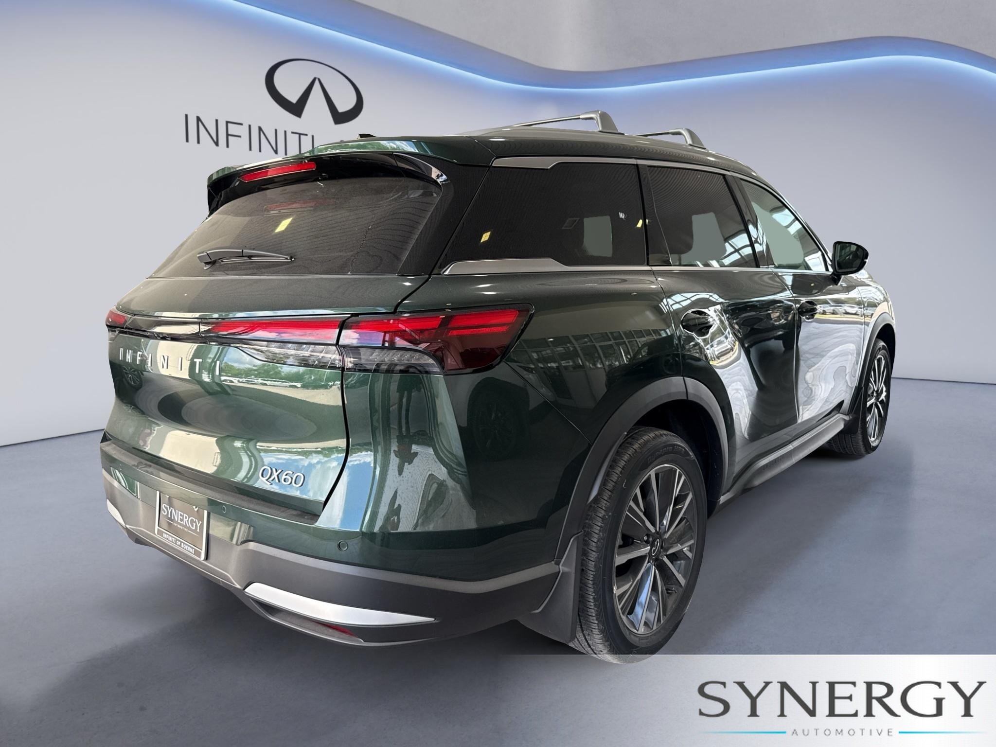 New 2027 Deep Emerald INFINITI LUXE image 4