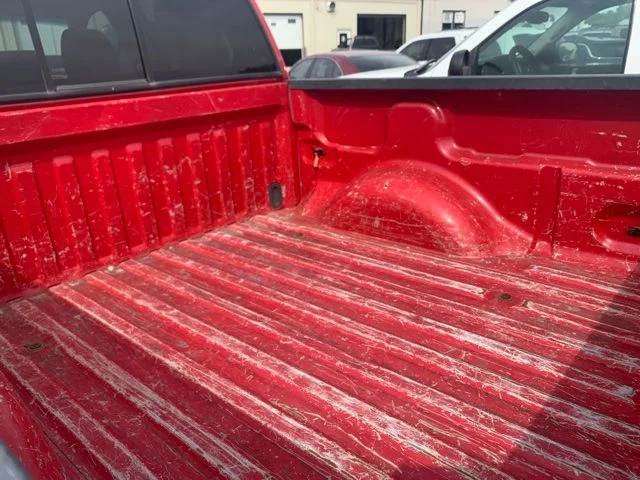 Used 2004 Red Ford  image 5