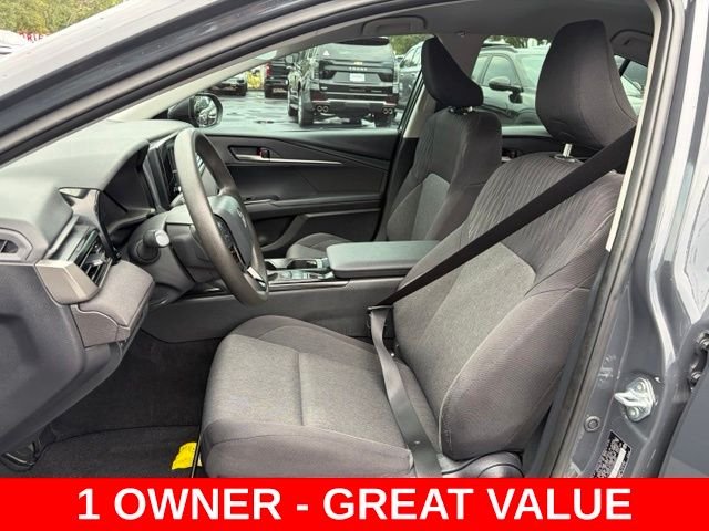 Used 2025  Toyota LE image 13