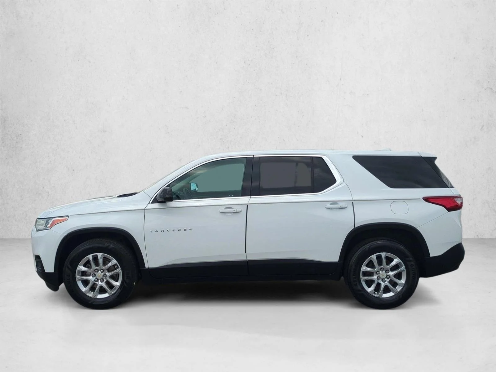 Used 2019 Summit White Chevrolet LS image 9