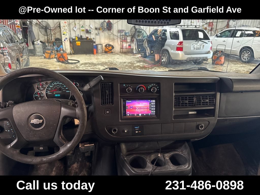Used 2013 SUMMIT WHITE Chevrolet BASE image 18
