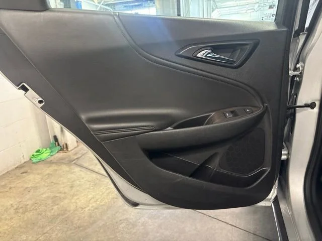 Used 2022 Silver Ice Metallic Chevrolet Premier image 30
