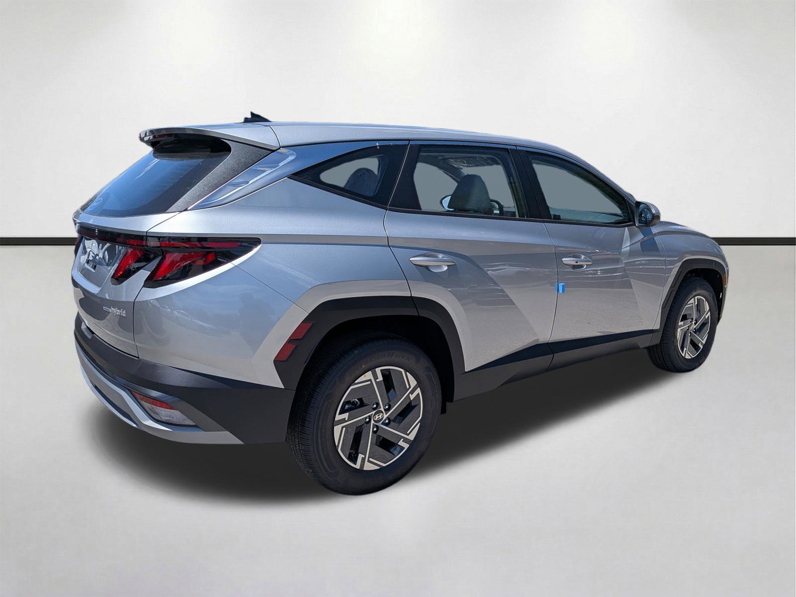 New 2026 Shimmering Silver Hyundai SEL AWD image 37