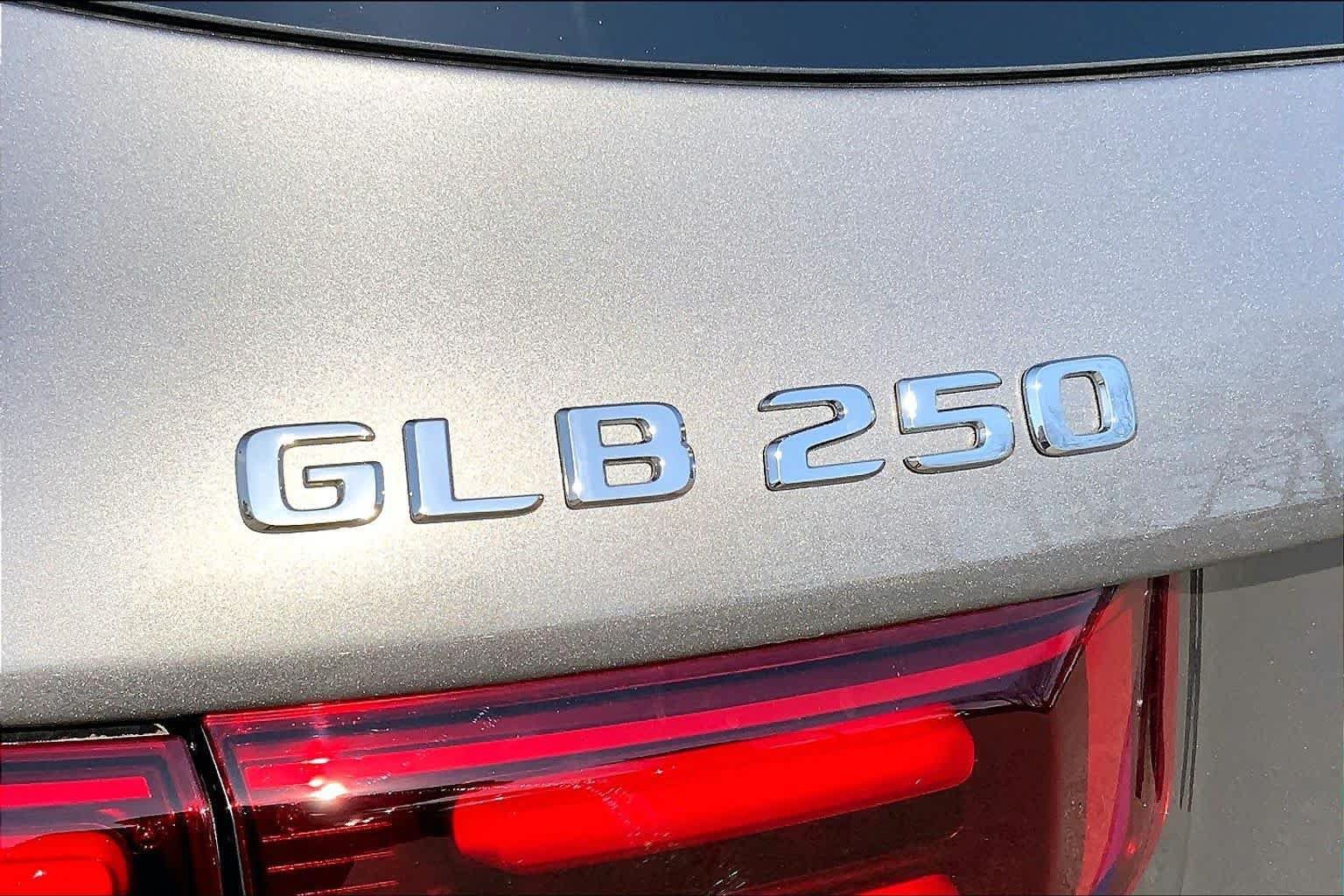 New 2026 Mountain Grey Metallic Mercedes-Benz GLB 250 image 19