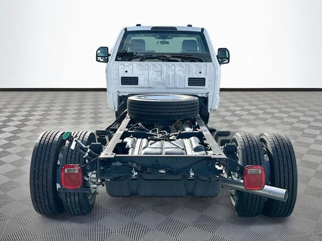 New 2025 Oxford White Ford XL image 5
