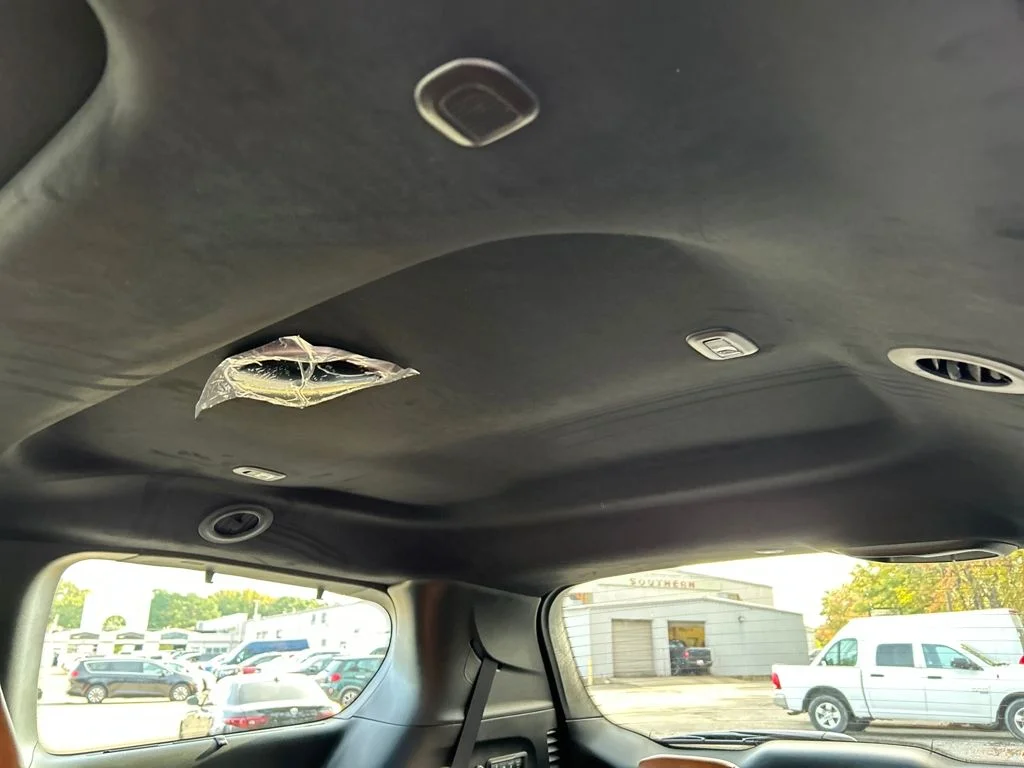 Used 2026 White Chrysler Pinnacle image 29