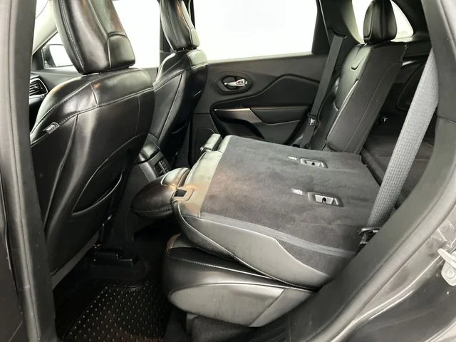 Used 2021 Gray Jeep Limited image 28