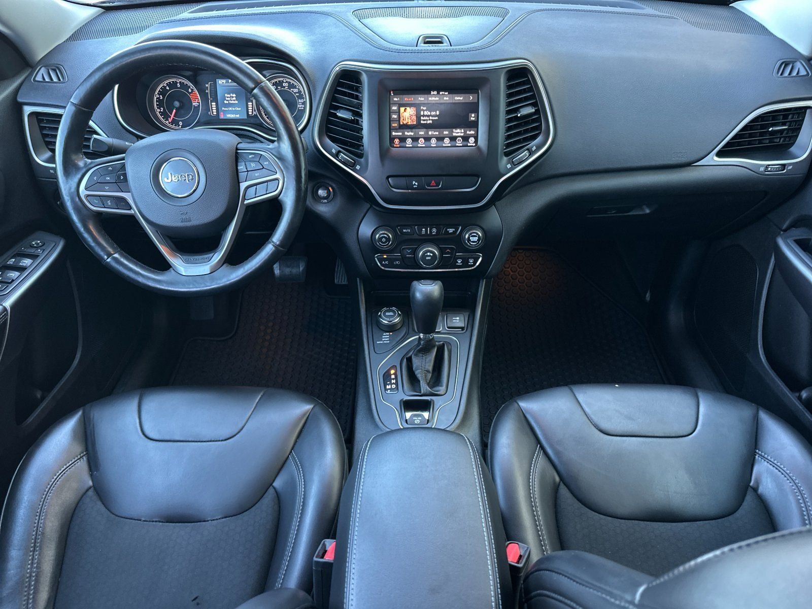 Used 2019 Velvet Red Pearlcoat Jeep Latitude Plus image 11