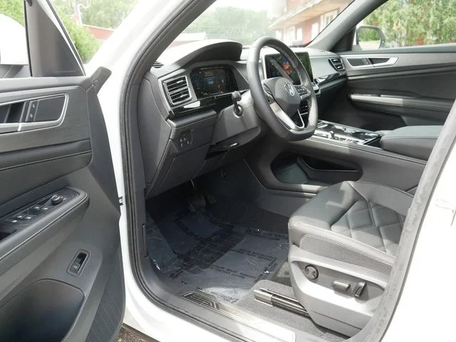 New 2026 White Volkswagen 2.0T SE w/Technology image 7