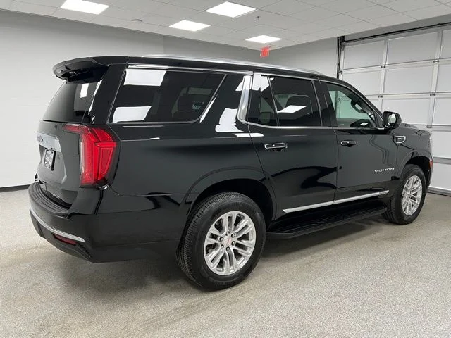 2024 GMC Yukon SLT - Photo 11