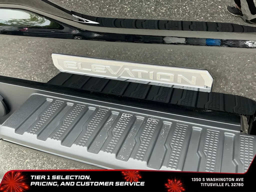 Used 2025 Onyx Black GMC Elevation image 44
