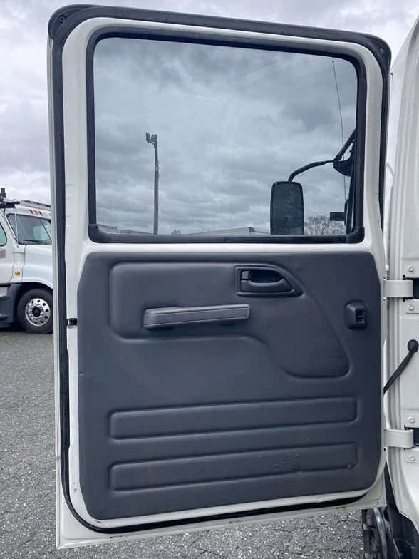 Used 2019 White Isuzu Dump Truck image 43