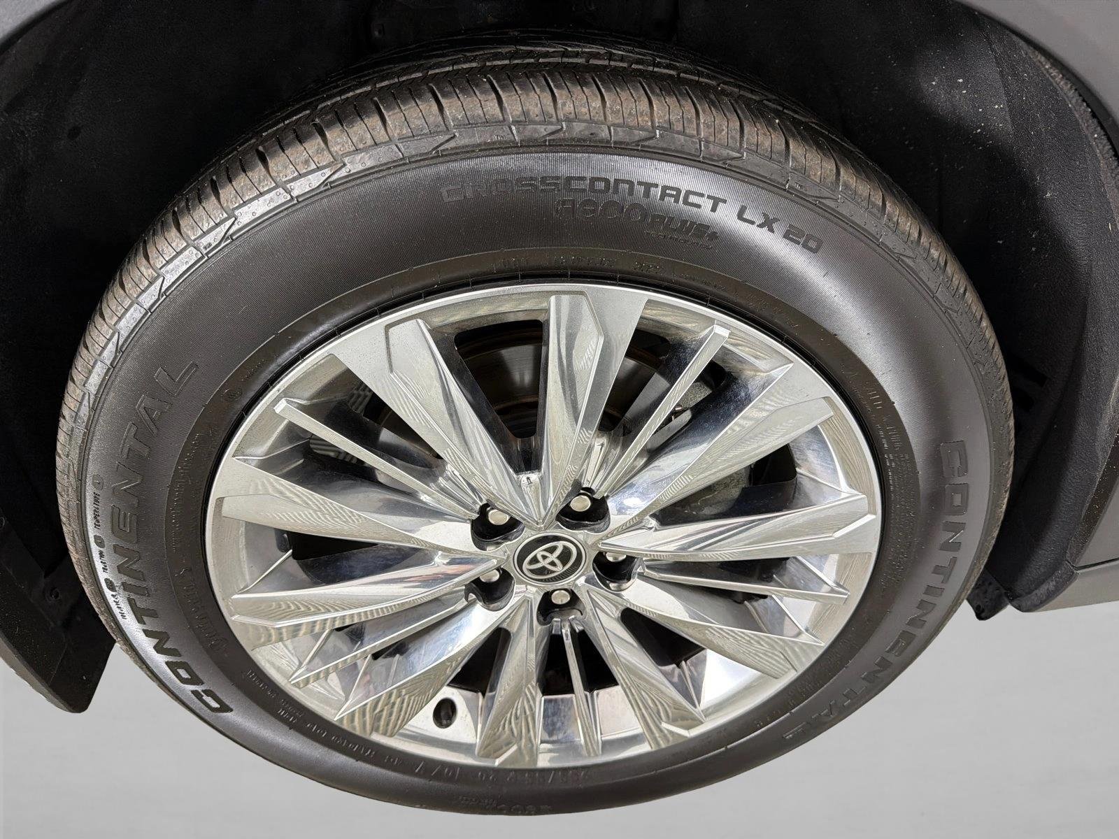 Used 2024 Silver Toyota Platinum image 13