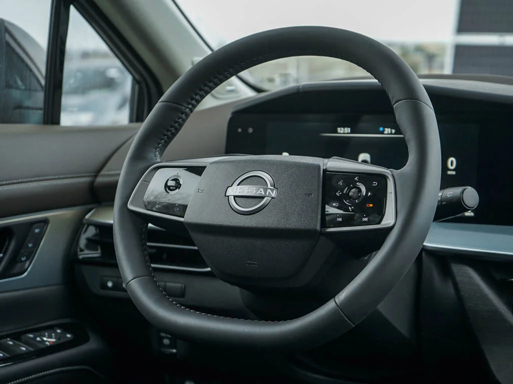 New 2026 Everest White Pearl TriCoat / Super Black Two-tone Nissan Platinum image 15
