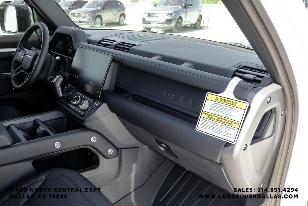 New 2026 Fuji White Land Rover X-Dynamic SE image 10