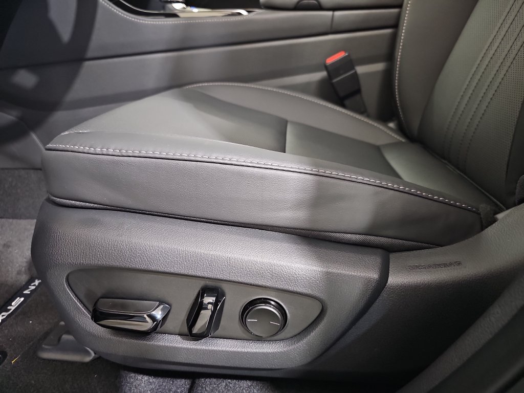 New 2026 Nori Green Pearl Lexus AWD image 28