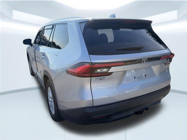 Used 2024 Silver Toyota XLE image 8