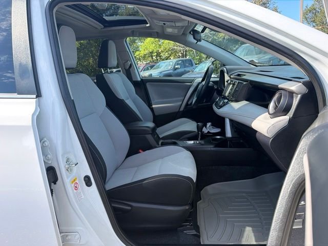 Used 2018 Super White Toyota XLE image 26