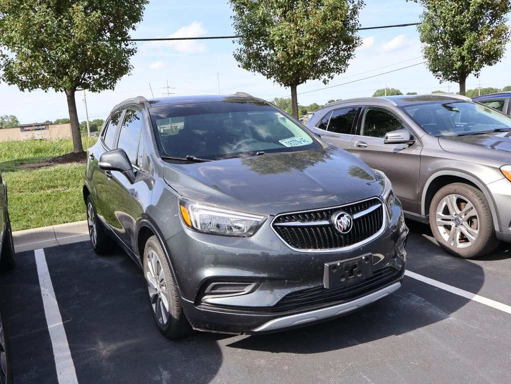 Used 2018 Gray Buick Preferred image 5