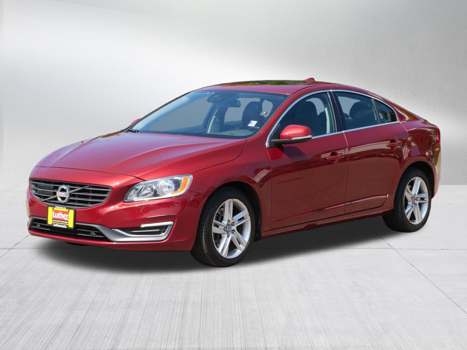 Used 2014 Red Volvo T5 image 3