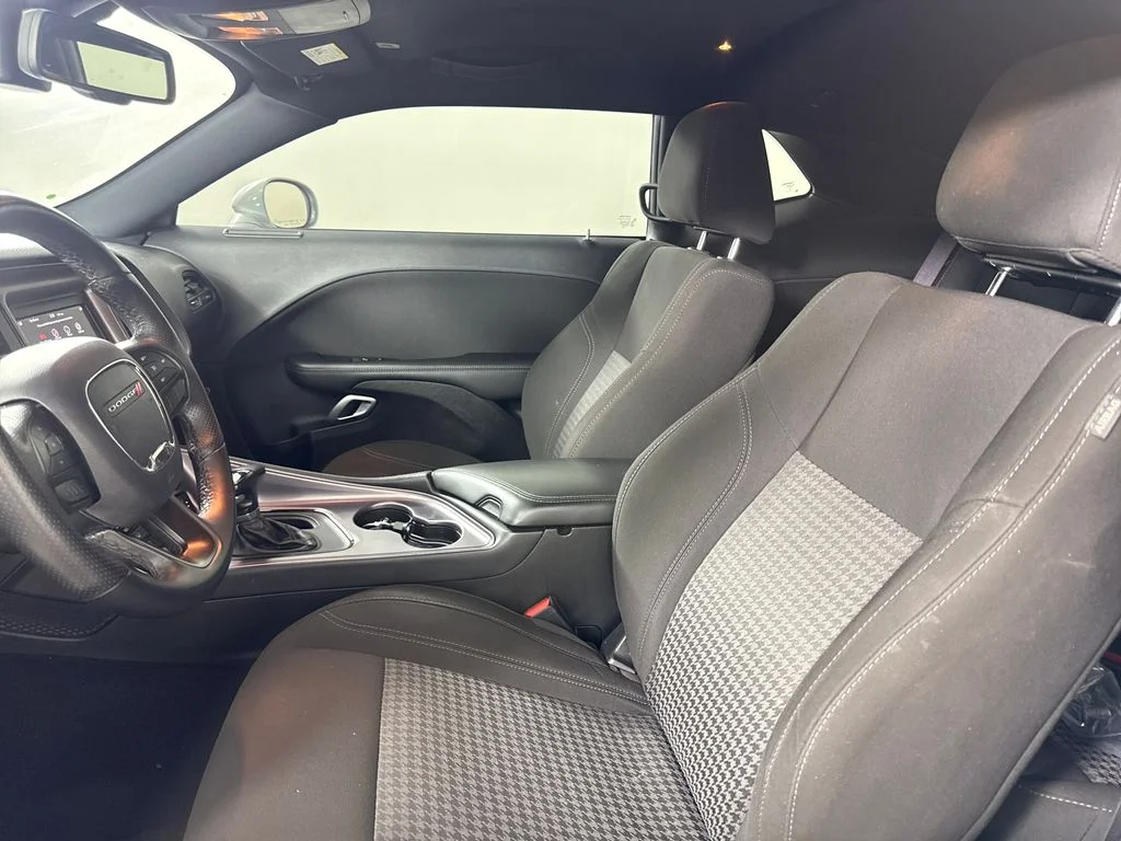 Used 2023 Silver Dodge SXT image 21