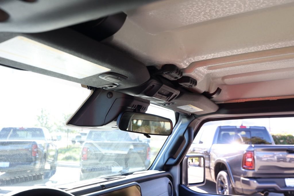 New 2026 Bright White Clear-Coat Exterior Paint Jeep Sport S image 12