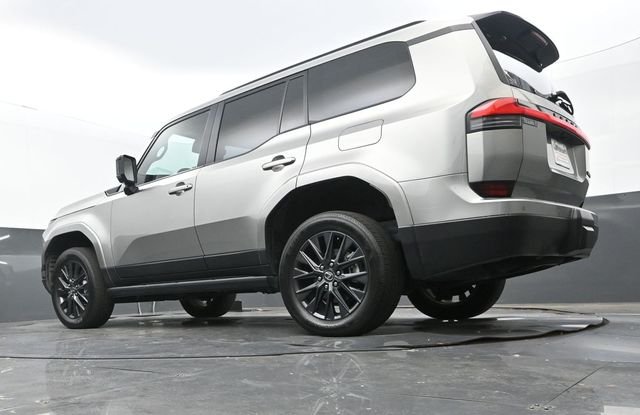 Used 2024 Atomic Silver Lexus 550 Premium image 10